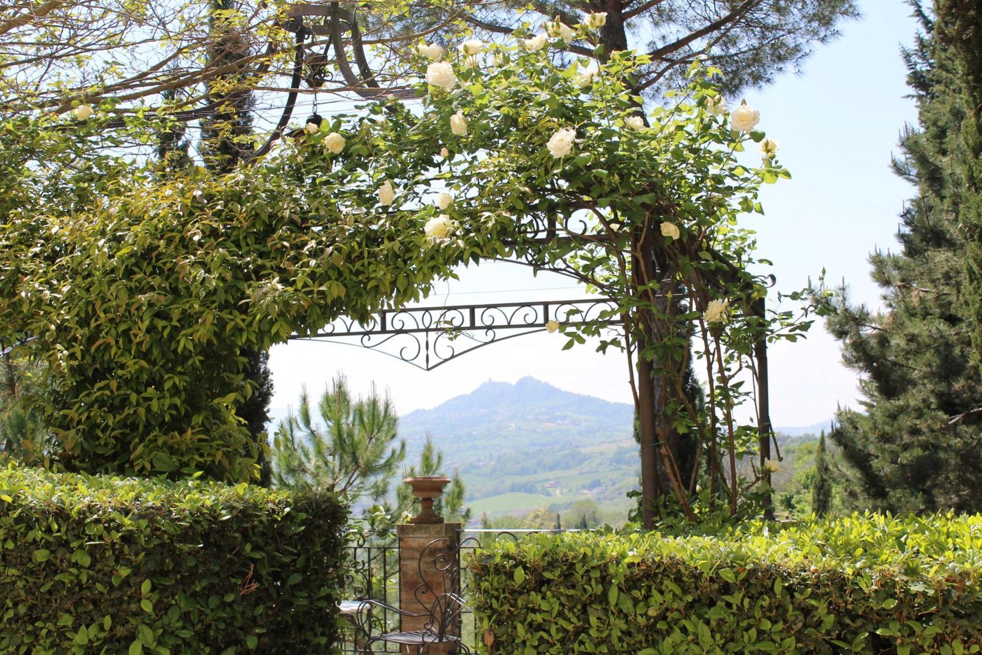Bed and Breakfast Palazzo Del Poggiano à Poggio Berni Extérieur photo